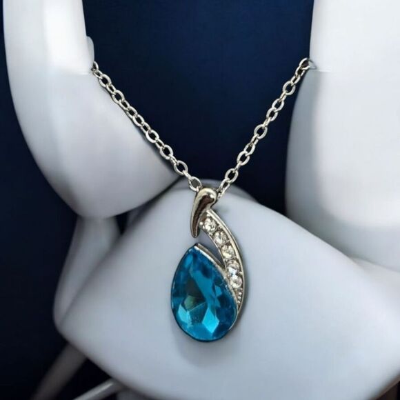 Sparkly Blue Teardrop Gemstone Pendant Silver Necklace Women's Fashion Jewelry - Picture 7 of 8